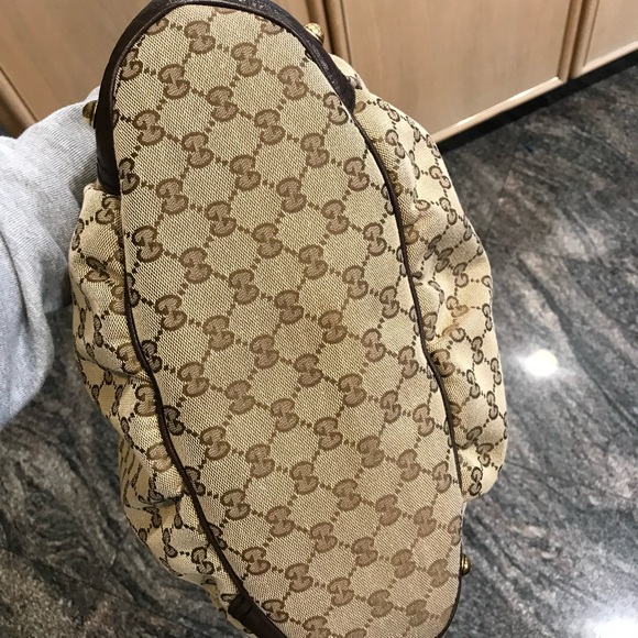 Gucci GG monogrammed canvas and leather handbag - Picture 16 of 16